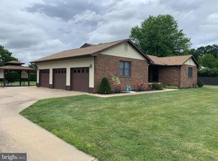 3515 Wrangle Hill Rd, Bear, DE 19701