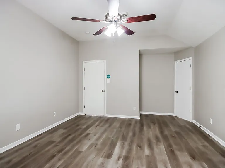 2802 Fox Mountain Dr — Photo 12