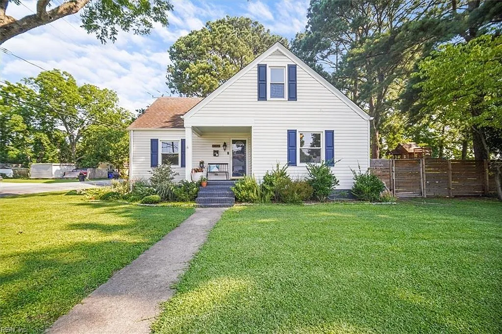 3 bed, 1930 sqft, $2,300 — Photo 1