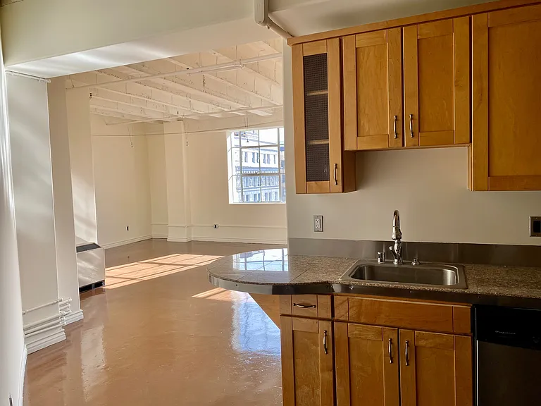 312 W 5th St #1017 — Photo 4