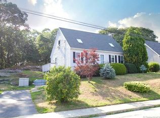 89 Blueberry Hill Rd, Groton, CT 06340