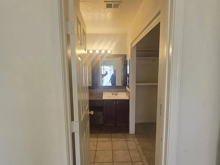 4049 W Camino Del Rio — Photo 17