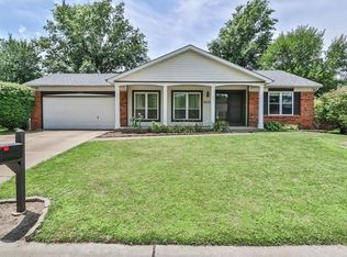 1202 Summerwood Dr, Saint Peters, MO 63376