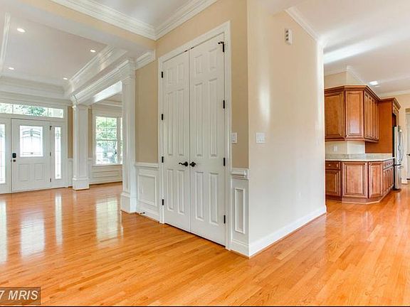 3rd image of 507 Echols St SE