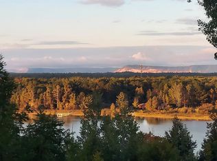 3926 Deer Ridge Trl, Beulah, MI 49617