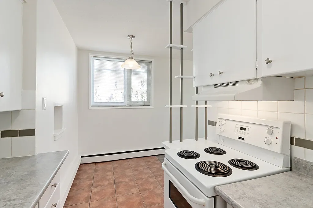 Dorchester Apartments — Photo 1