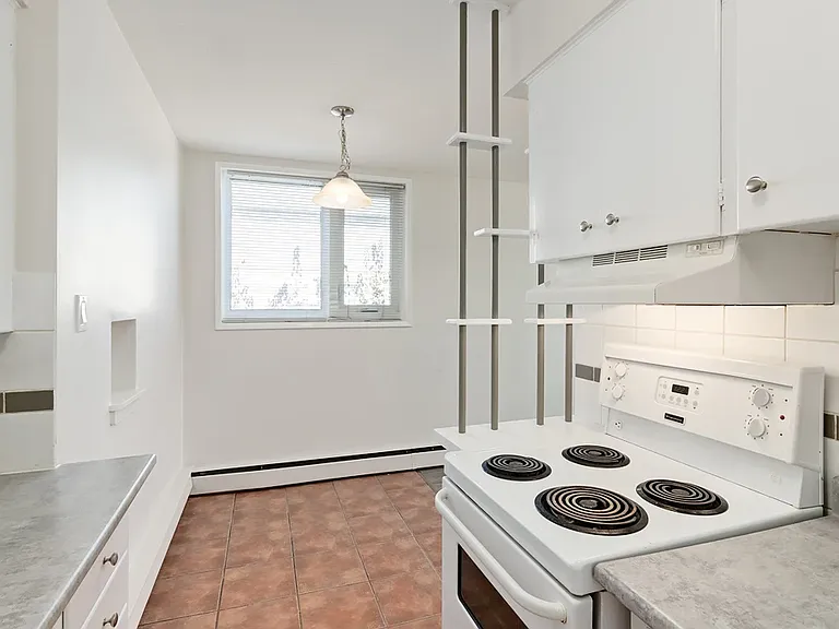 1433 21st Ave SW #6 — Photo 1