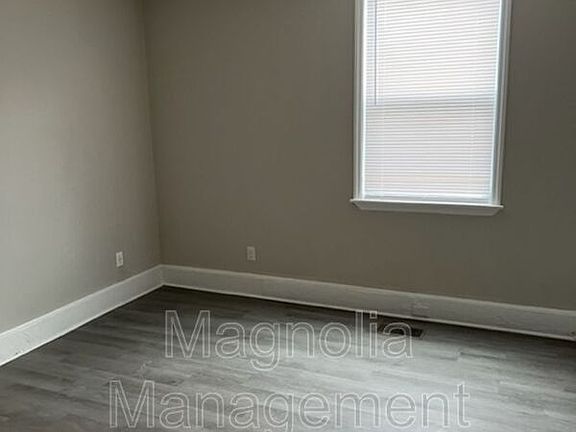 3rd image of 214A S Walnut St