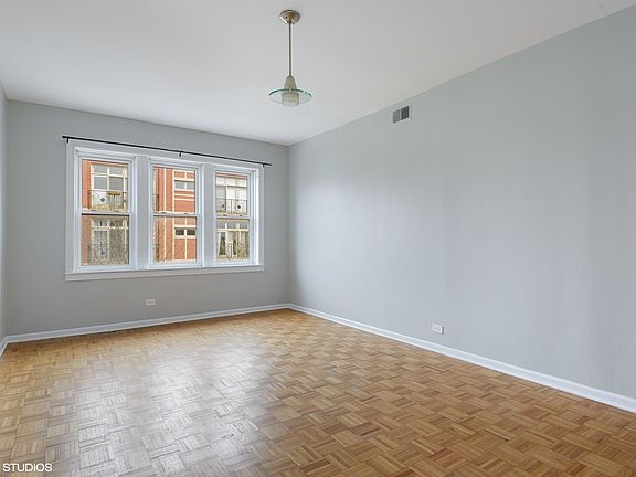 5th image of 3102 N California Ave #3N