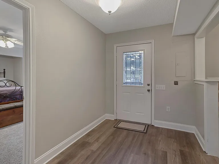 5978 County Road 471 — Photo 2