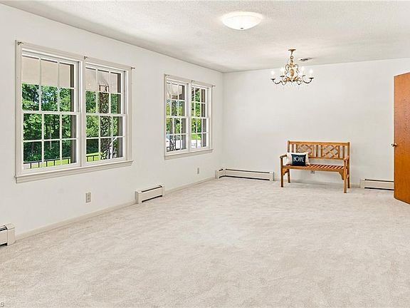4th image of 141 Elm St