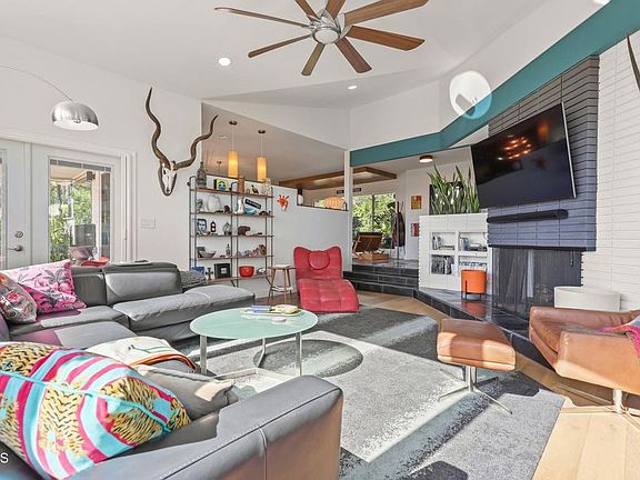 5th image of 1091 Briarcliff Rd