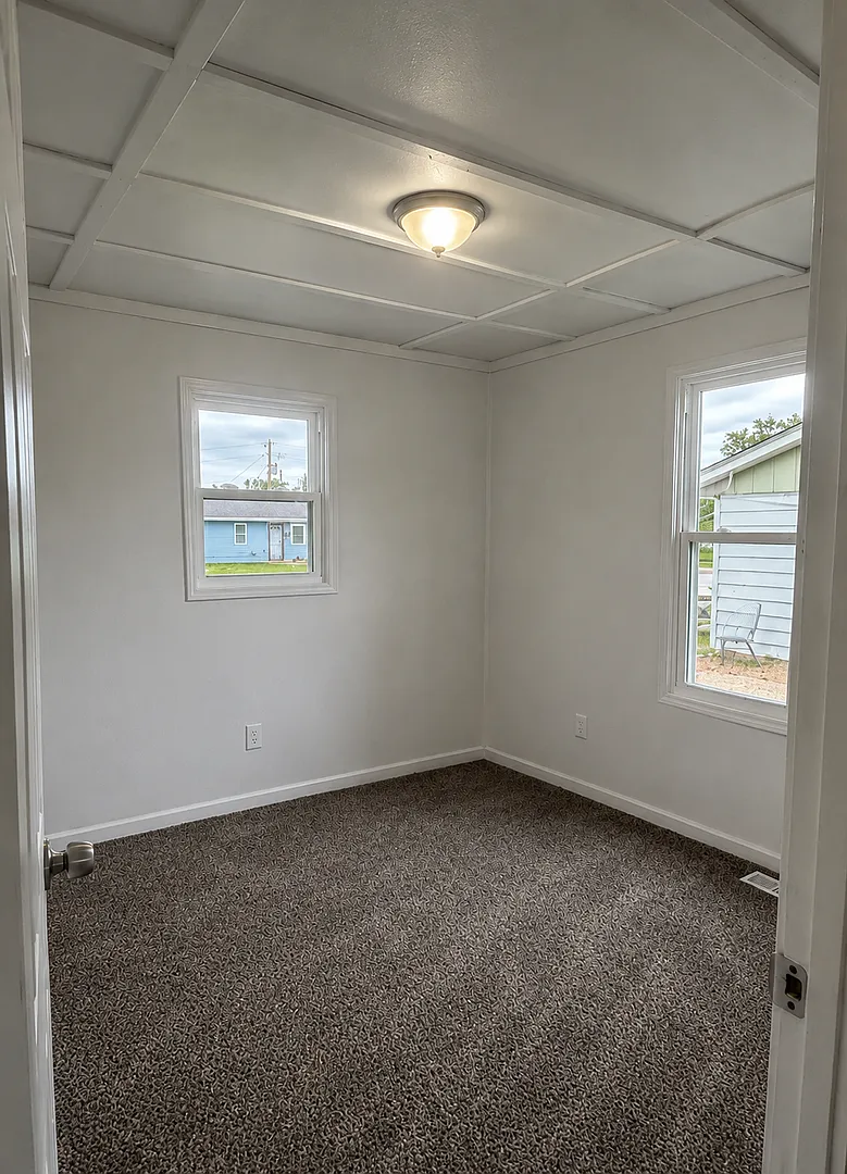 For Lease — Photo 4