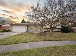 1819 S Globe St, Westland, MI 48186