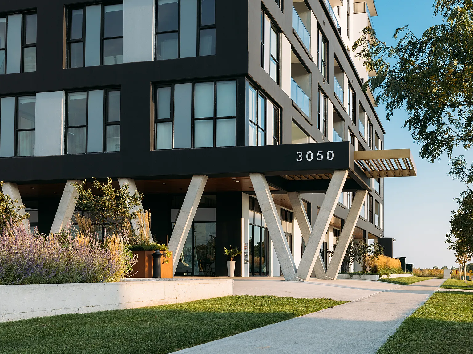 Sofia Yorkville — Photo 2