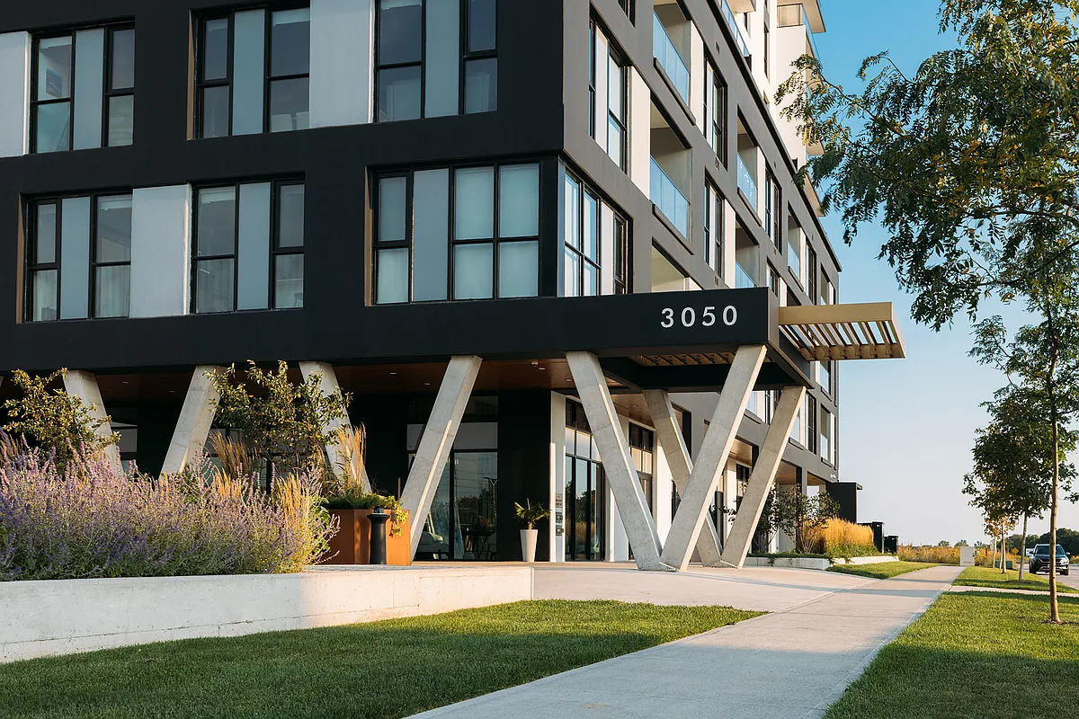 Building Photo - 3050 Yorkville St
