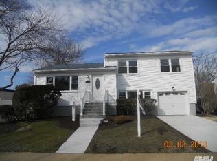 60 Lewis St, Freeport, NY