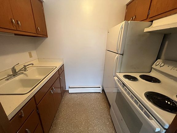 3rd image of 2170 Allen Blvd #6