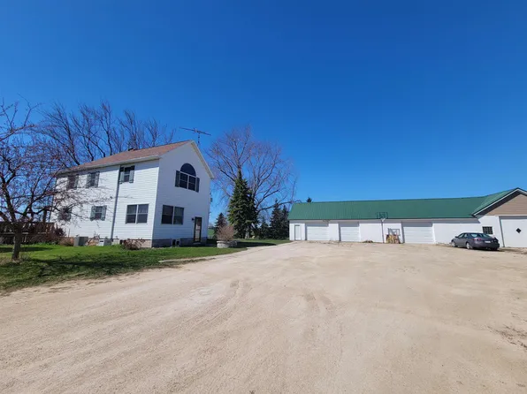 N8214 Bark Rd, Fond Du Lac, WI 54937