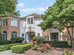 210 Keith Ln, Lake Forest, IL 60045