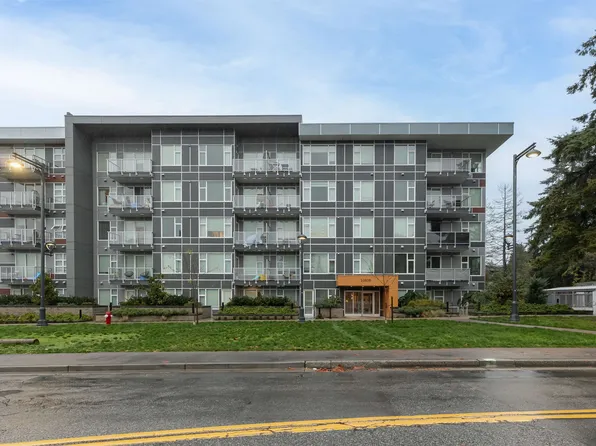 10838 Whalley Blvd #406, Surrey, BC V3R 5J8