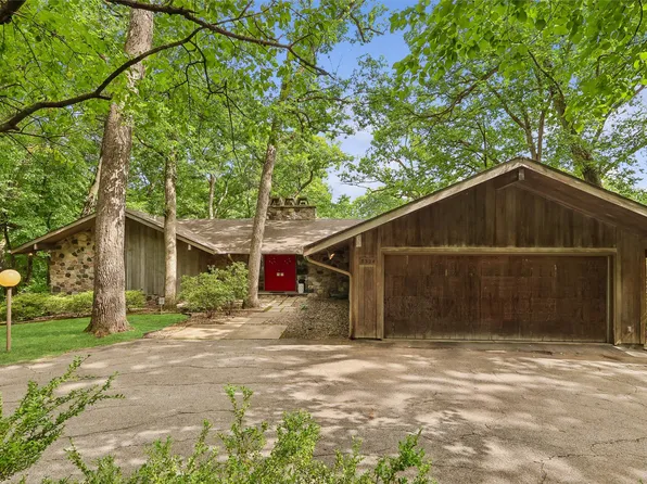 5324 Robertson Dr, Des Moines, IA 50312