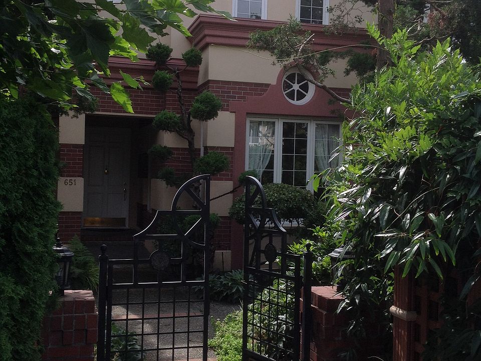 1st image of 651 16th Ave W