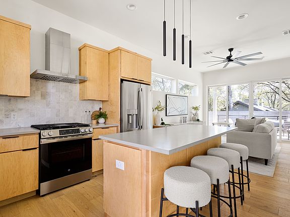 3rd image of 1809 Parker Ln #2