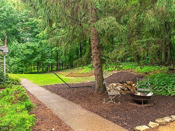 3rd image of 2732 Deer Hill Rd