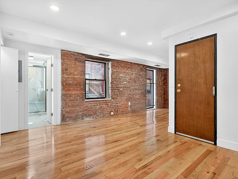 2213 Green St #B2 — Photo 8