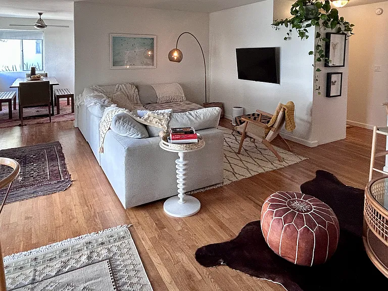 326 San Vicente Blvd #J — Photo 4