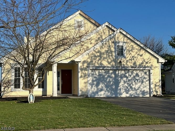 1st image of 32 Kensington Cir
