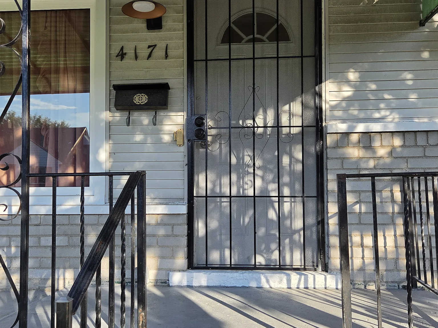 2 bed, 800 sqft, $1,300 — Photo 1