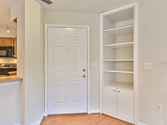 3rd image of 5616 Willoughby Newton Dr Unit 12