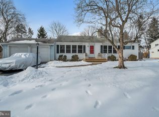 73 Manor Ln S, Yardley, PA 19067