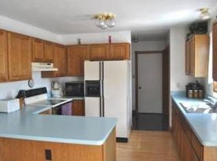 3501 E Oakwood Rd, Oak Creek, WI 53154