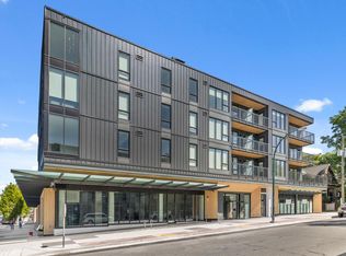 2520 Guelph St #211, Vancouver, BC V5T3N7