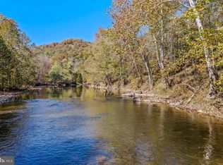 1100 Bowers Ln, Great Cacapon, WV 25422