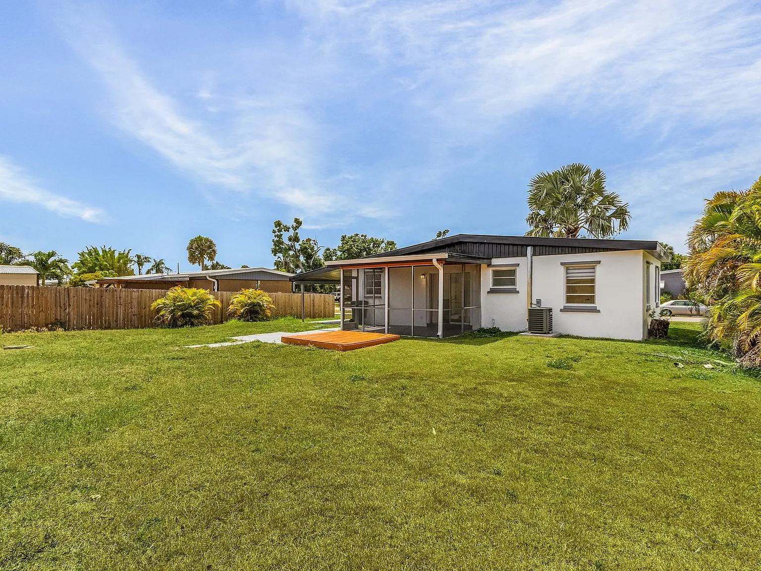 2 bed, 812 sqft, $1,550 — Photo 3
