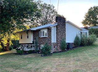 20 Colonial Dr, Waynesburg, PA 15370