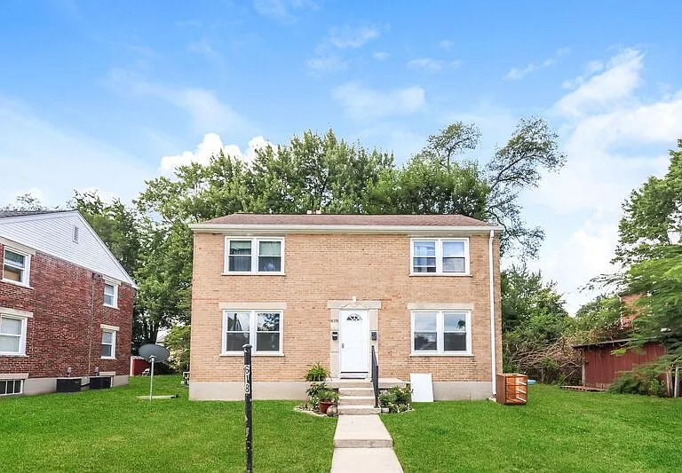 618 1/2 Lucas Dr #618 — Photo 1