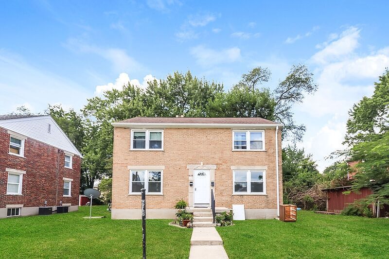 1st image of 618 1/2 Lucas Dr #618