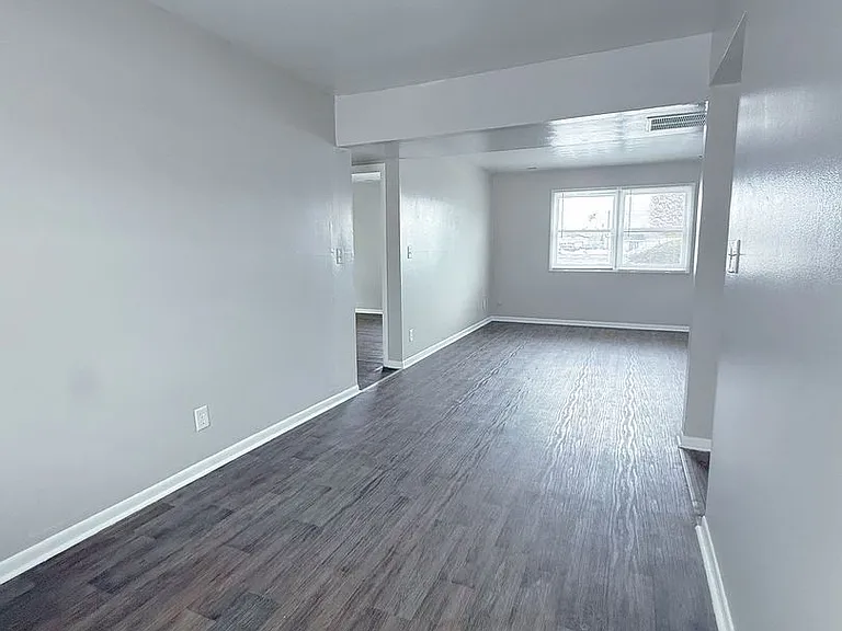 1707 Madison St — Photo 13