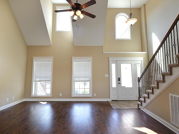 2nd image of 1799 Arrowhead Ct