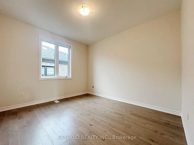 33 Del Ray Cres — Photo 12
