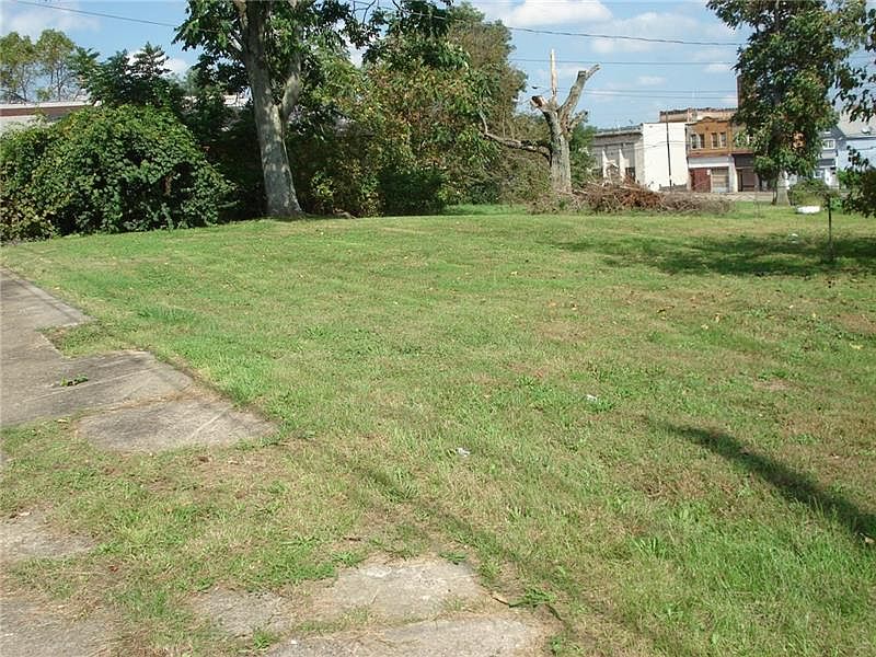 2nd image of 326 Erie Ave