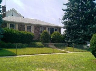 19530 Hollis Ave, Saint Albans, NY 11412
