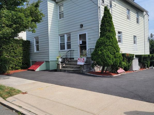 502 William St