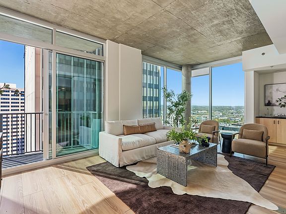 5th image of 415 Church St APT 1801