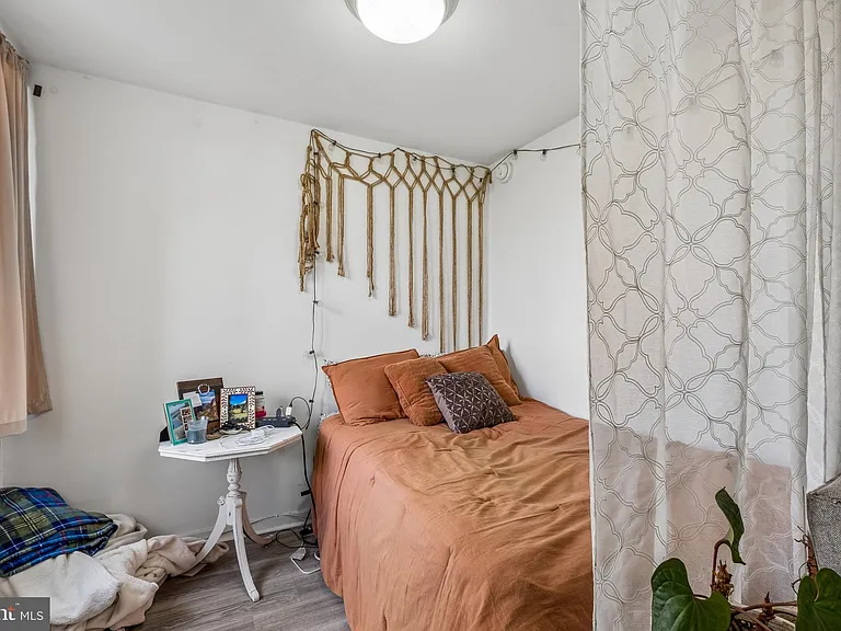 604 S Washington Sq #36-1006 — Photo 3